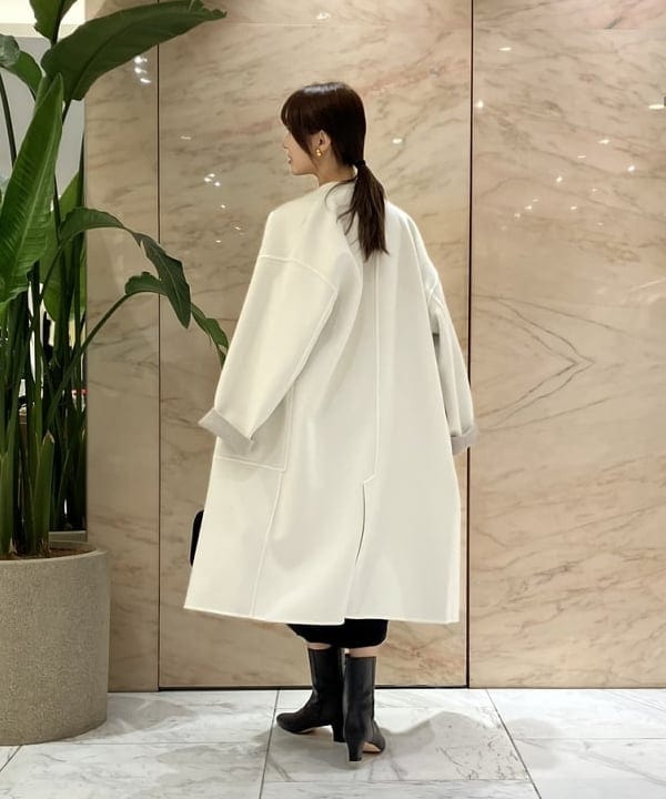 茂野 真楓さんの「BEAMS WOMEN｜リバー Vネック ロングコート」を使ったコーディネート