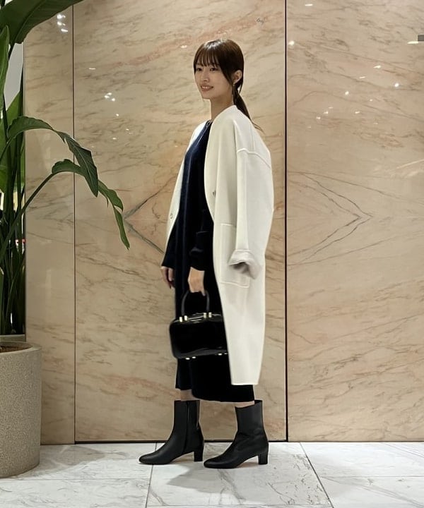 茂野 真楓さんの「BEAMS WOMEN｜リバー Vネック ロングコート」を使ったコーディネート