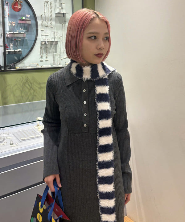 山本 里南さんの「BEAMS WOMEN｜スリム 柄 マフラー」を使ったコーディネート