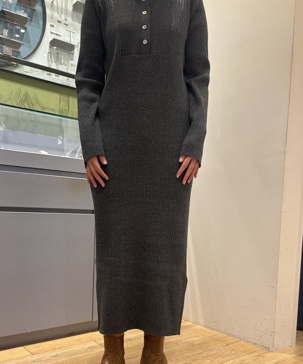 山本 里南さんの「BEAMS WOMEN｜スリム 柄 マフラー」を使ったコーディネート