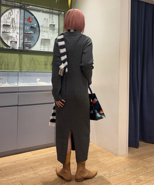 山本 里南さんの「BEAMS WOMEN｜スリム 柄 マフラー」を使ったコーディネート