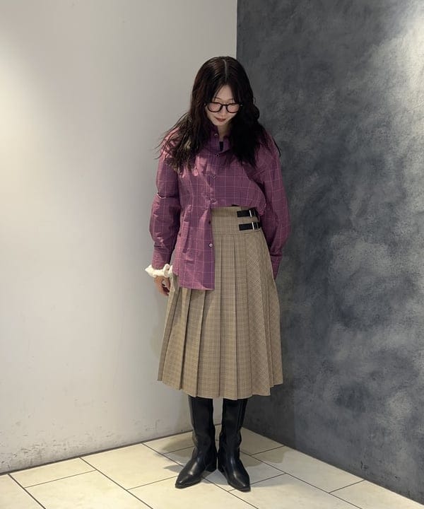 ハルカさんの「BEAMS WOMEN｜チェック キルト ミディスカート」を使ったコーディネート