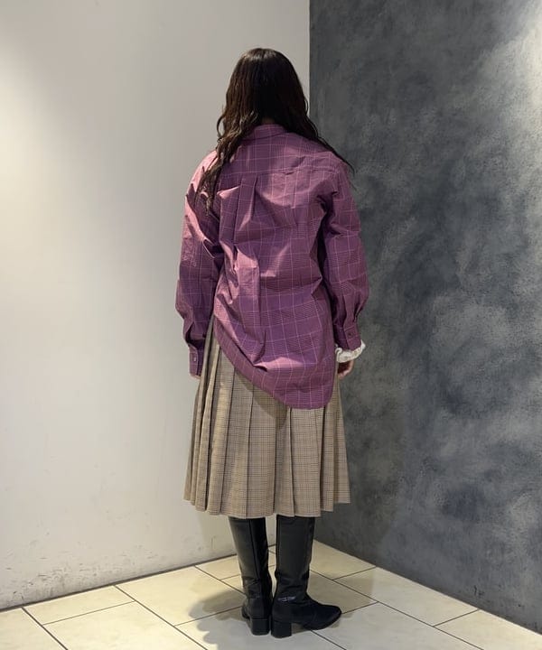 ハルカさんの「BEAMS WOMEN｜チェック キルト ミディスカート」を使ったコーディネート