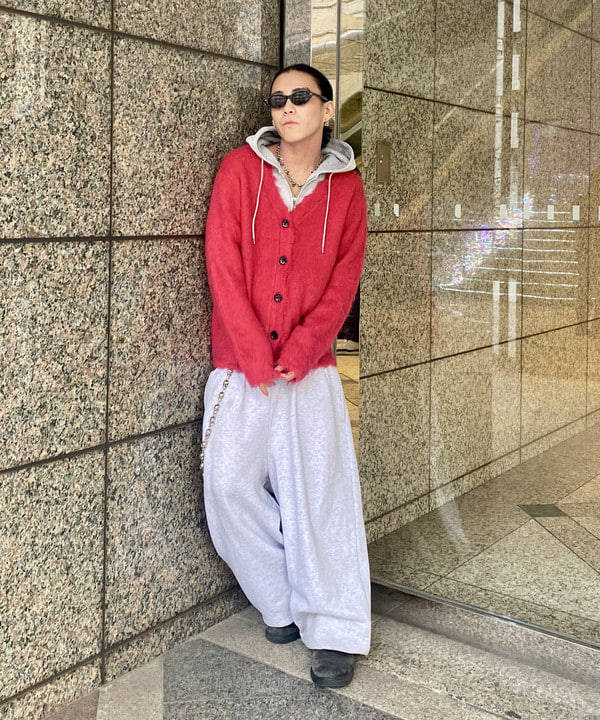 はるひむさんの「BEAMS WOMEN｜ヘアリー シャギー Vネック カーディガン」を使ったコーディネート