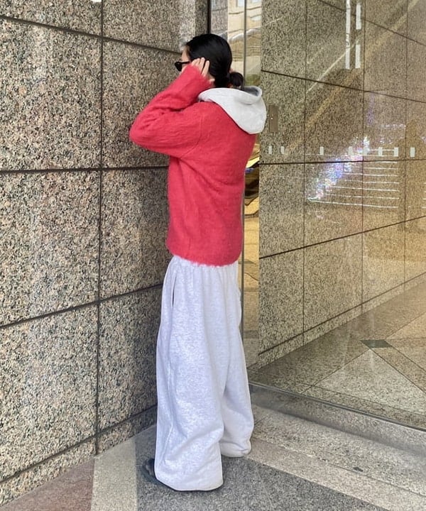 はるひむさんの「BEAMS WOMEN｜ヘアリー シャギー Vネック カーディガン」を使ったコーディネート