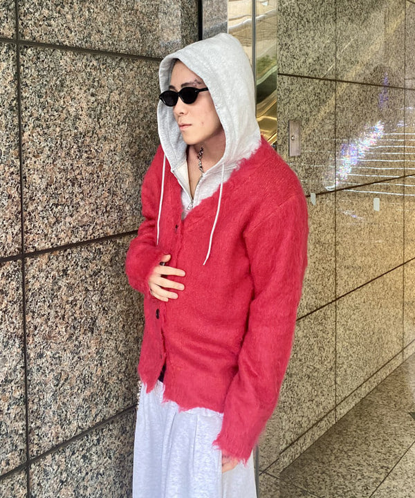 はるひむさんの「BEAMS WOMEN｜ヘアリー シャギー Vネック カーディガン」を使ったコーディネート