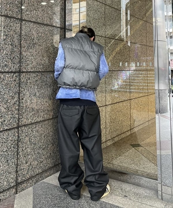 菊田 悠さんの「BEAMS WOMEN｜ワイドフィット フェード ダウンベスト」を使ったコーディネート