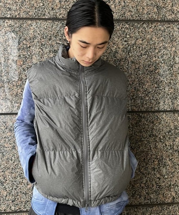 菊田 悠さんの「BEAMS WOMEN｜ワイドフィット フェード ダウンベスト」を使ったコーディネート