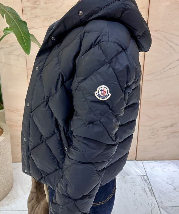 小笠原 楓さんの「BEAMS WOMEN｜▲MONCLER / ARVOUIN ダウンジャケット」を使ったコーディネート