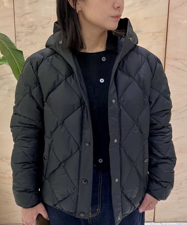 小笠原 楓さんの「BEAMS WOMEN｜▲MONCLER / ARVOUIN ダウンジャケット」を使ったコーディネート