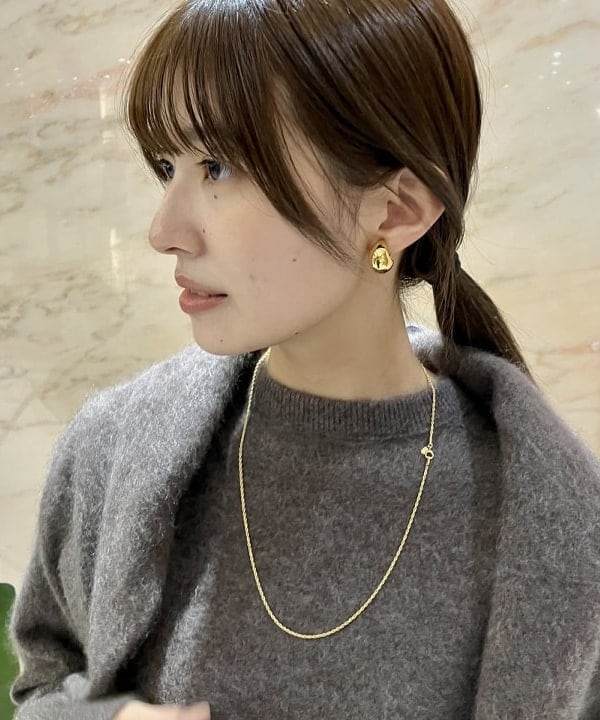 茂野 真楓さんの「BEAMS WOMEN｜ATON / カシミヤ クルーネック ニット」を使ったコーディネート