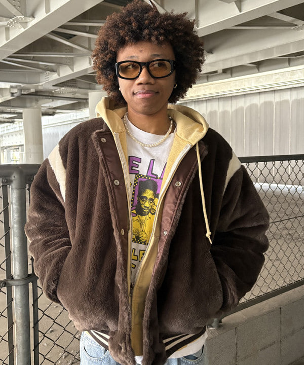 NADEL ナデールさんの「BEAMS WOMEN｜ワイドフィット フェイクファー バーシティ ジャケット」を使ったコーディネート