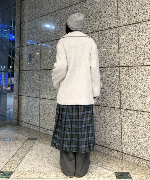 加歩さんの「BEAMS WOMEN｜モヘヤ タッチ シアー クルーネック ニット」を使ったコーディネート