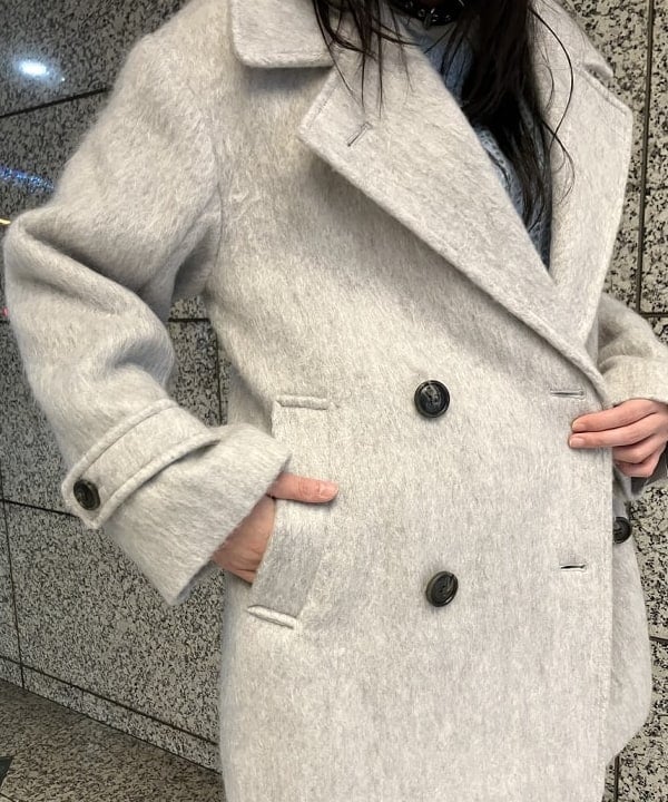 加歩さんの「BEAMS WOMEN｜モヘヤ タッチ シアー クルーネック ニット」を使ったコーディネート