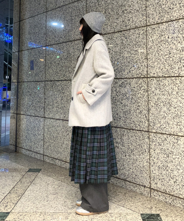 加歩さんの「BEAMS WOMEN｜モヘヤ タッチ シアー クルーネック ニット」を使ったコーディネート