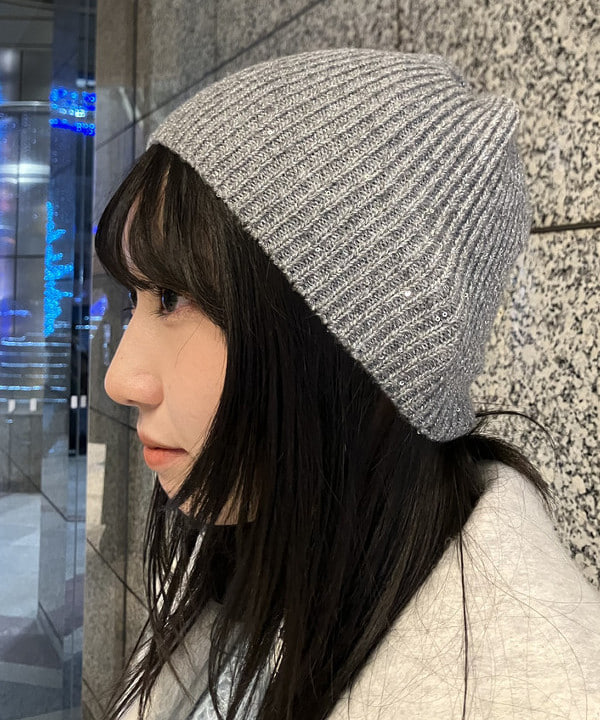 加歩さんの「BEAMS WOMEN｜モヘヤ タッチ シアー クルーネック ニット」を使ったコーディネート