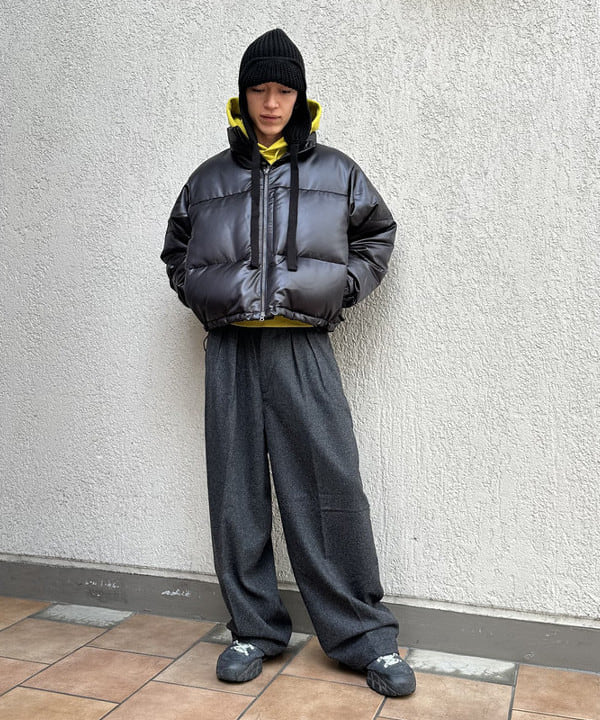 清潔感あるスラックスや華やかなニットを取り入れたい ウメケン