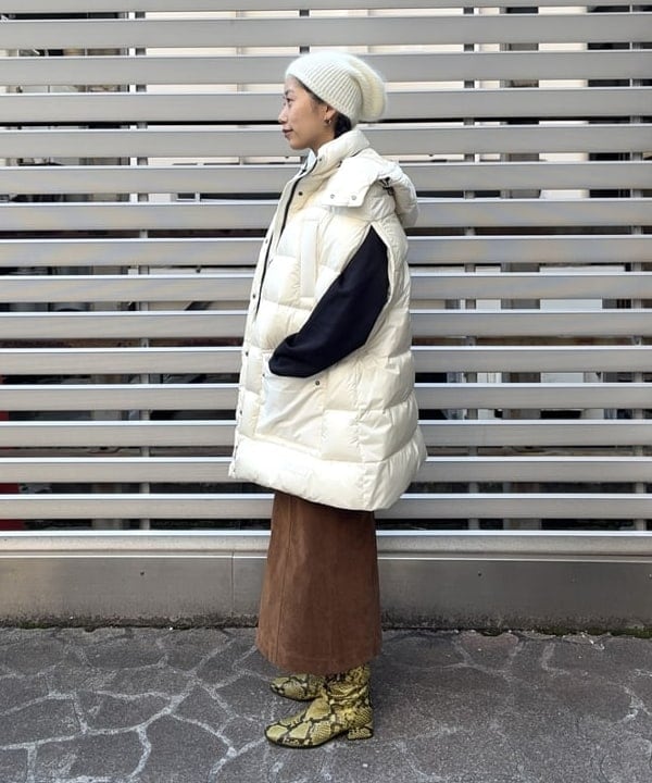 オカモト ミサキさんの「BEAMS WOMEN｜TATRAS / CLEMATIDE ダウンベスト」を使ったコーディネート