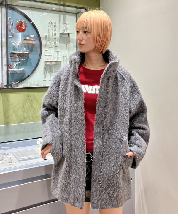 イトウミサキさんの「BEAMS WOMEN｜シャギースタンド カラー ハーフ コート」を使ったコーディネート