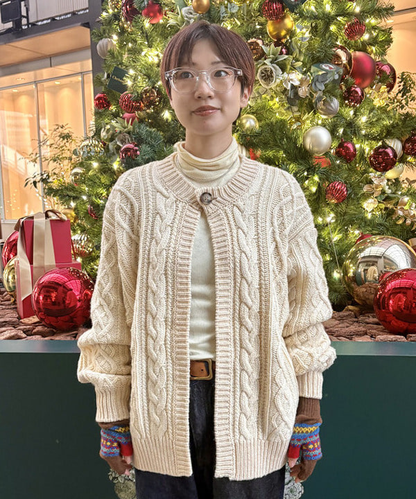 みりさんの「3ゲージ 2トーン アラン カーディガン」を使ったコーディネート