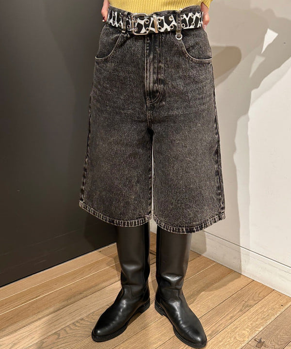 佐藤 亜美さんの「BEAMS WOMEN｜14ゲージ リブ タートル ネック ニット」を使ったコーディネート