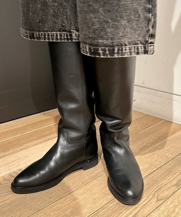 佐藤 亜美さんの「BEAMS WOMEN｜14ゲージ リブ タートル ネック ニット」を使ったコーディネート