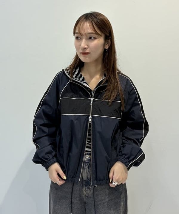 松本 佳菜子さんの「BEAMS WOMEN｜オーバーダイ デニム パンツ」を使ったコーディネート