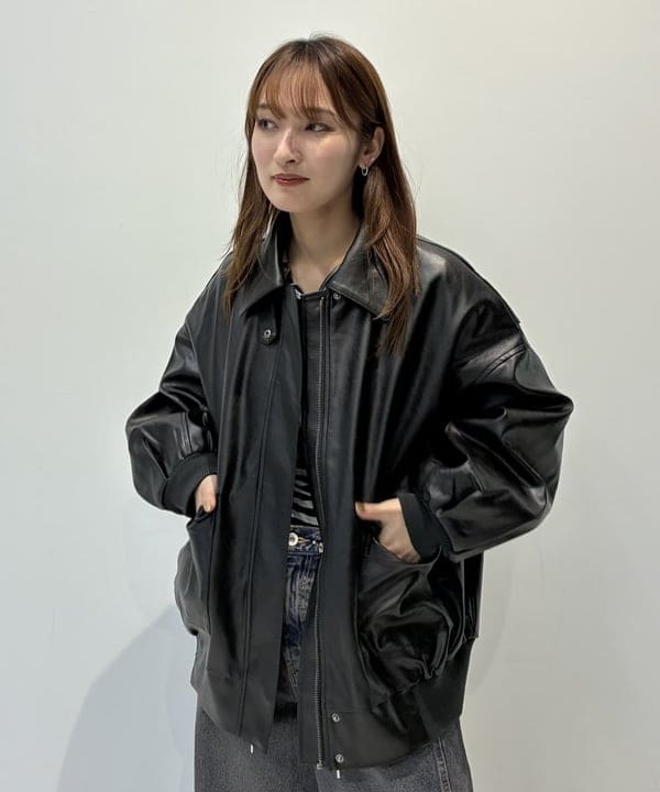 松本 佳菜子さんの「BEAMS WOMEN｜オーバーダイ デニム パンツ」を使ったコーディネート