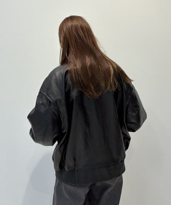 松本 佳菜子さんの「BEAMS WOMEN｜オーバーダイ デニム パンツ」を使ったコーディネート