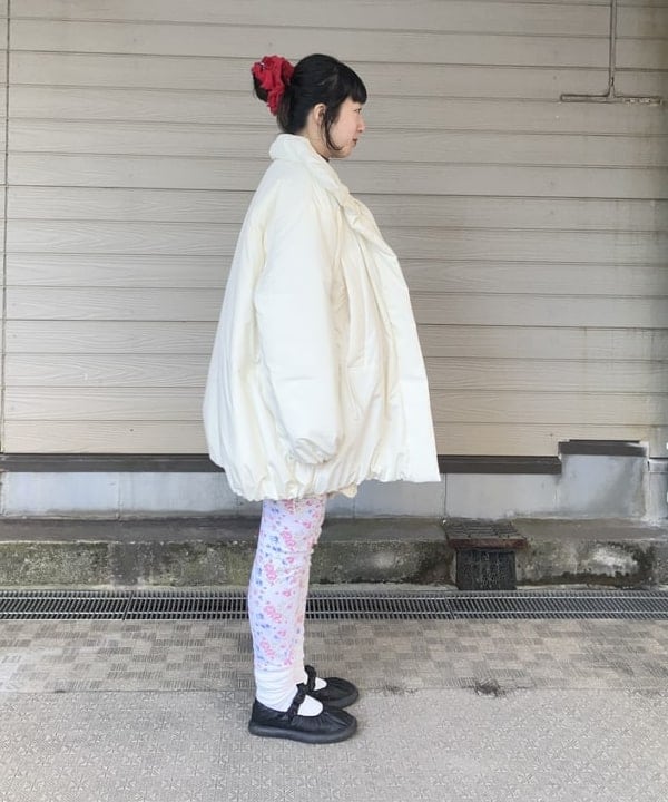 晶さんの「BEAMS WOMEN｜中綿 スタンドカラー ボリューム ブルゾン」を使ったコーディネート