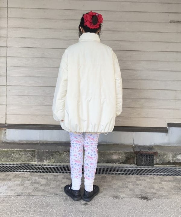 晶さんの「BEAMS WOMEN｜中綿 スタンドカラー ボリューム ブルゾン」を使ったコーディネート