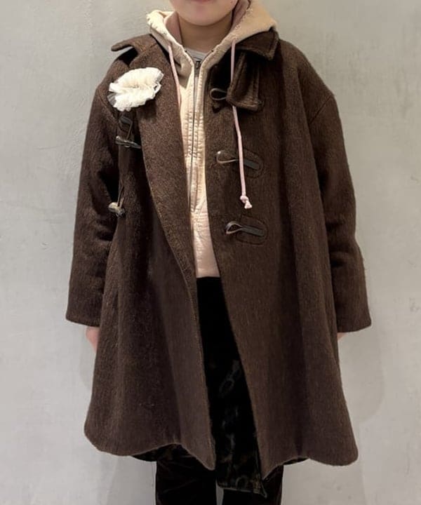 大石彩可さんの「BEAMS WOMEN｜maturely / フリル スタッズ コサージュ クリップ」を使ったコーディネート