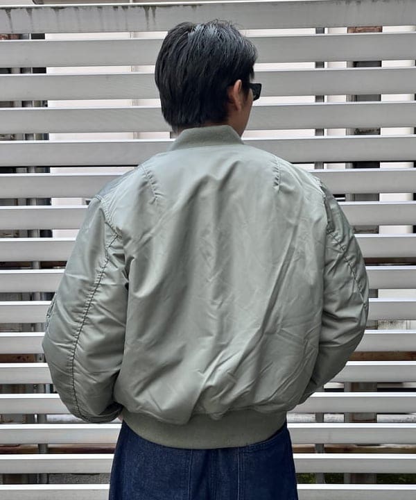 槙山 賢斗さんの「BEAMS WOMEN｜リラックスフィット THERMOLITE(R) MA-1 （撥水）」を使ったコーディネート