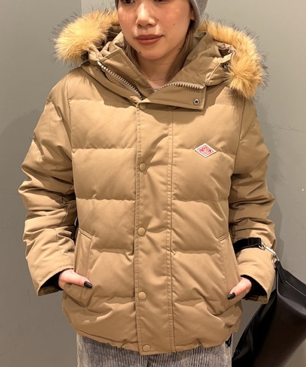 まゆちゃんさんの「BEAMS WOMEN｜DANTON / FAKE FUR HOODED DOWN JACKET 25AW」を使ったコーディネート