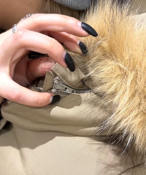 まゆちゃんさんの「BEAMS WOMEN｜DANTON / FAKE FUR HOODED DOWN JACKET 25AW」を使ったコーディネート