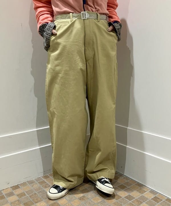 小原 もこさんの「BEAMS WOMEN｜【別注】PIKE / クリア ベルト 25FW」を使ったコーディネート