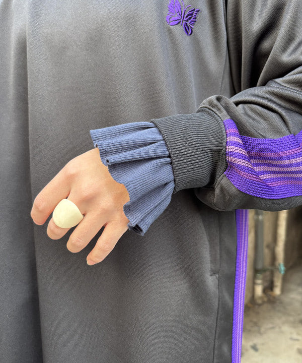 アベアミさんの「BEAMS WOMEN｜リブ フリル ギャザー ロングスリーブ」を使ったコーディネート