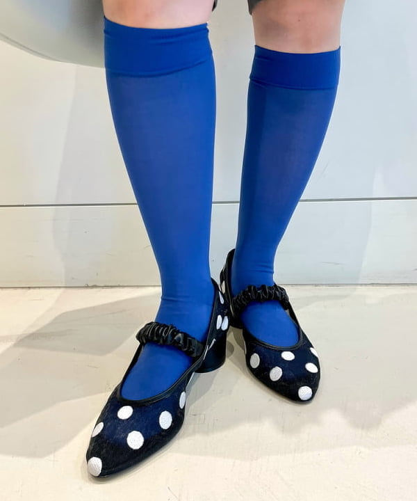 カタヤマ アヤさんの「BEAMS WOMEN｜レース キリカエ フレア スリーブ シャツ」を使ったコーディネート