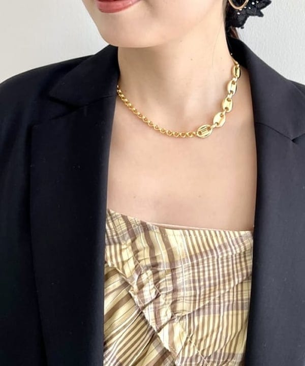 カタヤマ アヤさんの「BEAMS WOMEN｜2ボタン W クロップド ジャケット」を使ったコーディネート