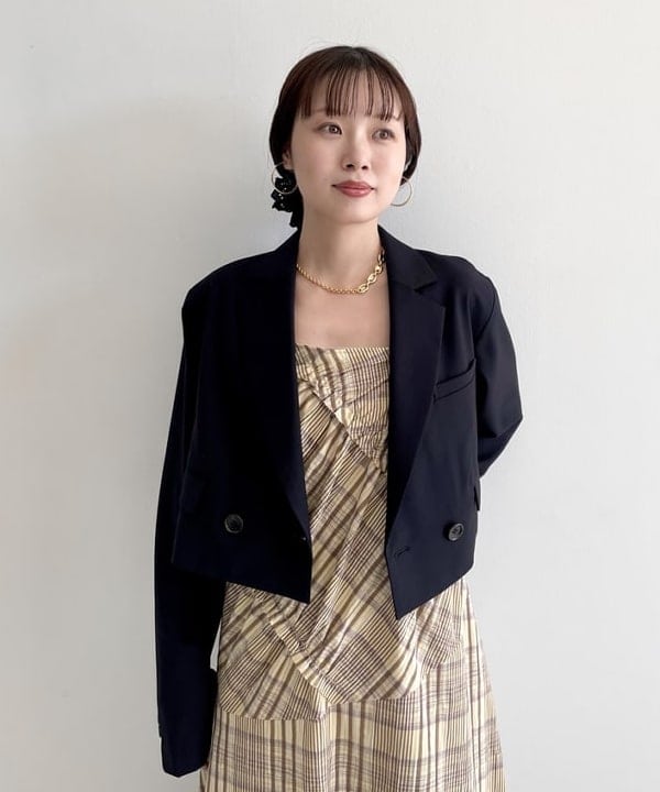 カタヤマ アヤさんの「BEAMS WOMEN｜2ボタン W クロップド ジャケット」を使ったコーディネート