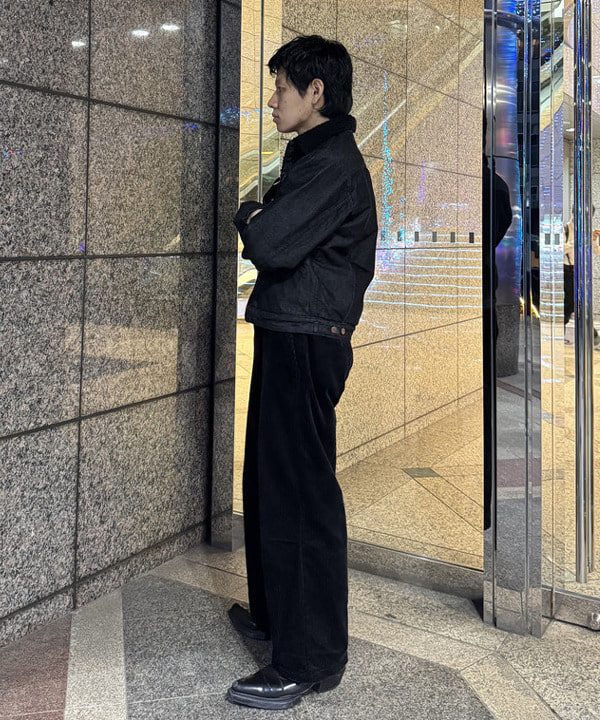 配島 孝明さんの「BEAMS WOMEN｜【別注】Dickies / コーデュロイ パンツ」を使ったコーディネート