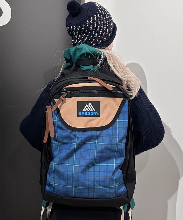 ando naoさんの「BEAMS WOMEN｜【別注】GREGORY / VINTAGE DITCH DAY CHECK ＜A4サイズ収納 / PC収納可＞」を使ったコーディネート