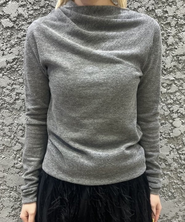 菜月さんの「BEAMS WOMEN｜AK+1 / 片畦 アシメトリーネック プルオーバー」を使ったコーディネート