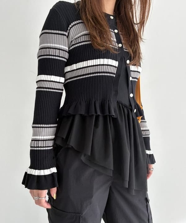 松本 佳菜子さんの「BEAMS WOMEN｜【WEB限定】UGG(R) / Classic Micro」を使ったコーディネート