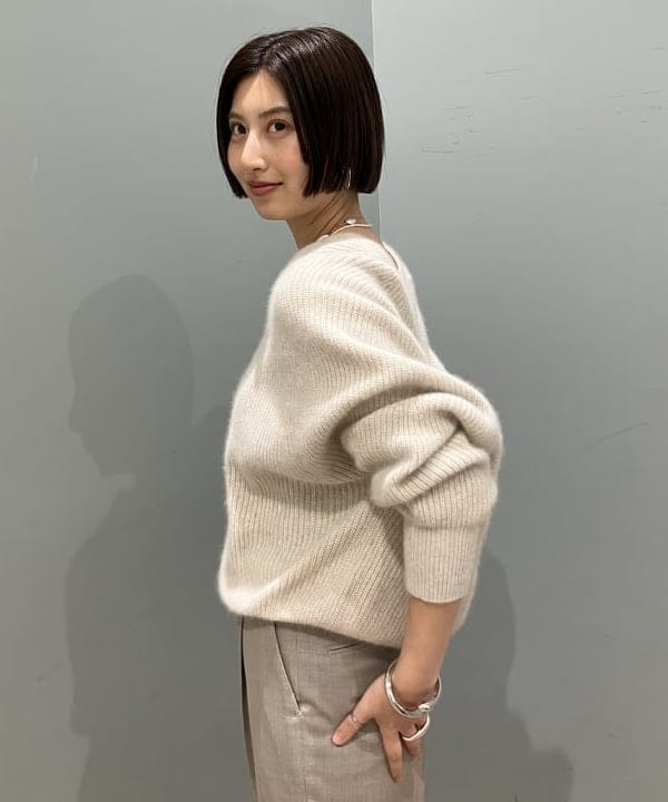 NATSUKIさんの「BEAMS WOMEN｜フォックスウール ホールガーメント ニット」を使ったコーディネート