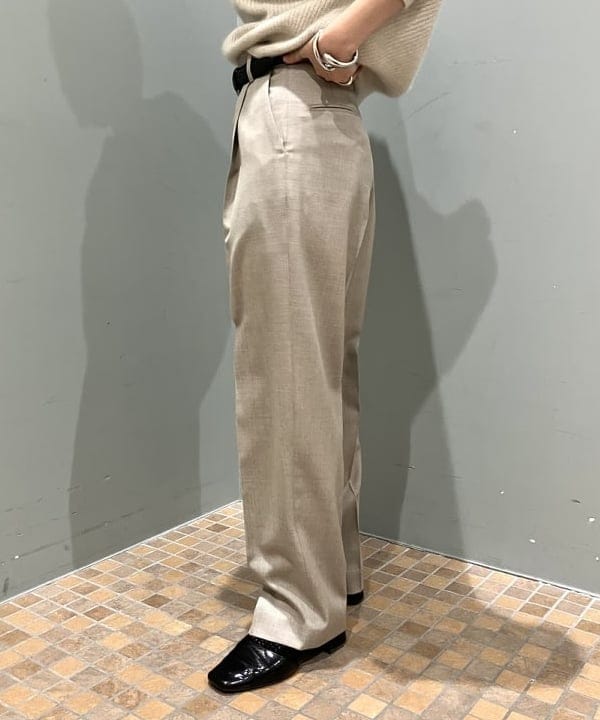 NATSUKIさんの「BEAMS WOMEN｜フォックスウール ホールガーメント ニット」を使ったコーディネート