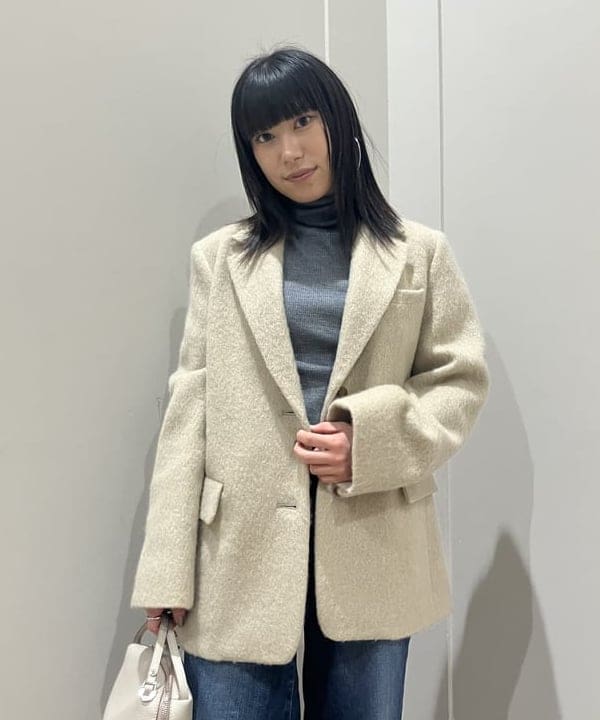 大槻 まひろさんの「BEAMS WOMEN｜モヘヤループ シャギー ジャケット」を使ったコーディネート