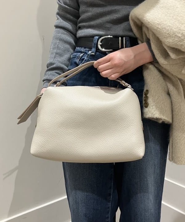 大槻 まひろさんの「BEAMS WOMEN｜モヘヤループ シャギー ジャケット」を使ったコーディネート