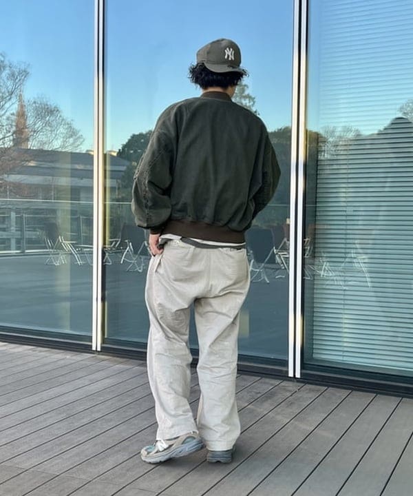 BAKU(東江 漠)さんの「BEAMS WOMEN｜リバーシブル フェード ボンバー ジャケット」を使ったコーディネート