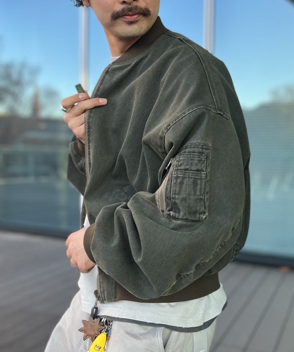 BAKU(東江 漠)さんの「BEAMS WOMEN｜リバーシブル フェード ボンバー ジャケット」を使ったコーディネート